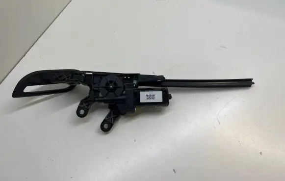 Audi A5 8T 8F Seat belt adjustment motor 8F0857759 306625799AD 072EF1Z11C