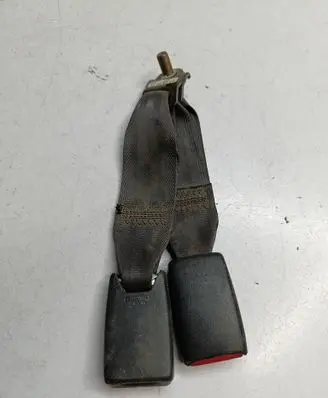 Mazda 626 Rear seatbelt buckle fawfggaw234