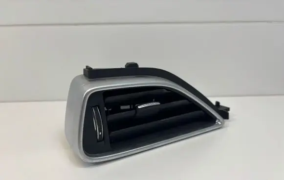 Rear air vent grill
