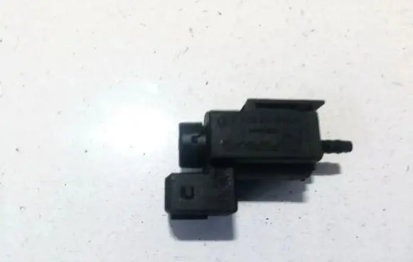 BMW 4 F32 F33 Turbo solenoid valve 70231800 7810831