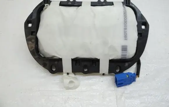 Passenger airbag