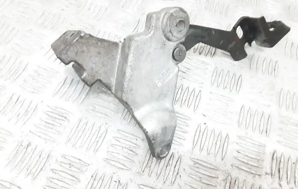 Volvo V50 Muffler mount bracket/holder 31293542