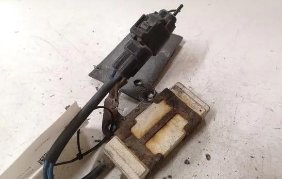 Toyota Corolla Verso AR10 Coolant fan relay 2468103560
