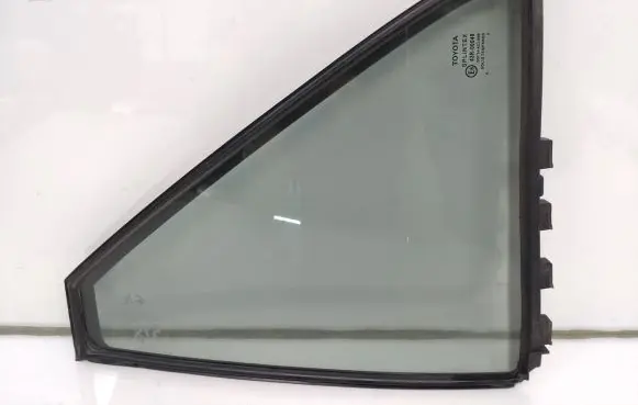 Toyota Avensis T250 Rear vent window glass 43R00048 DOT24AS2M68 6818905050