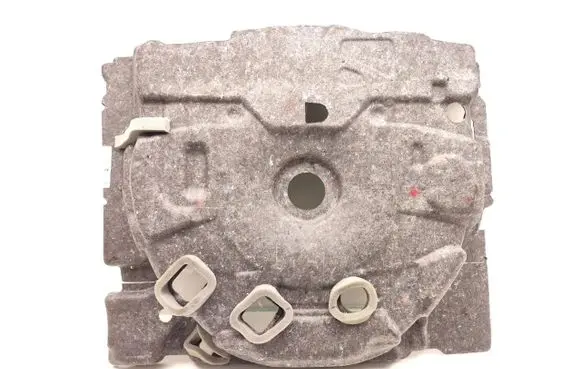 Spare wheel mounting bracket