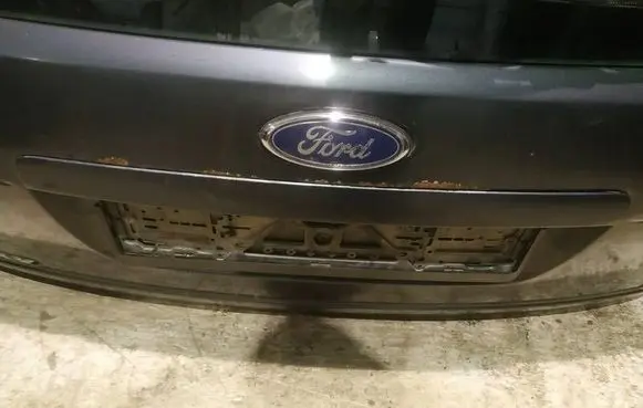 Ford C-MAX I Trunk door license plate light bar 