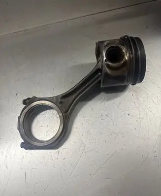 Audi Q7 4L Piston with connecting rod 059AA