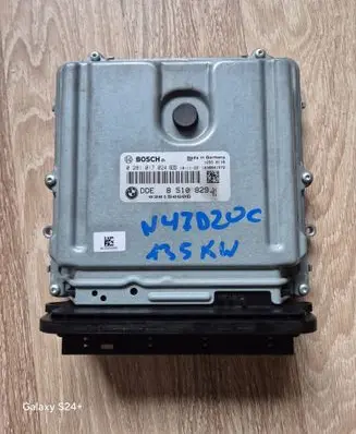 BMW 3 E92 E93 Engine control unit/module 0281017024 030150686 8510829