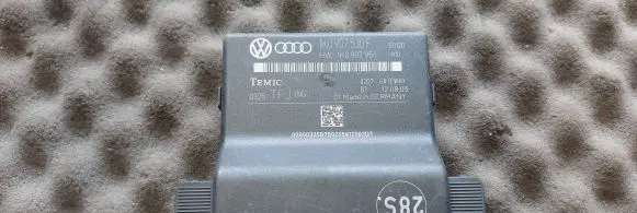 Skoda Octavia Mk2 (1Z) Gateway control module 1K0907530F 1K0907951