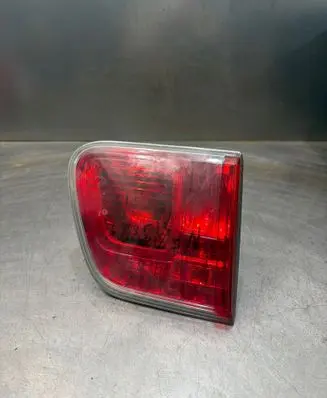 Toyota Avensis T270 Tailgate rear/tail lights 08052
