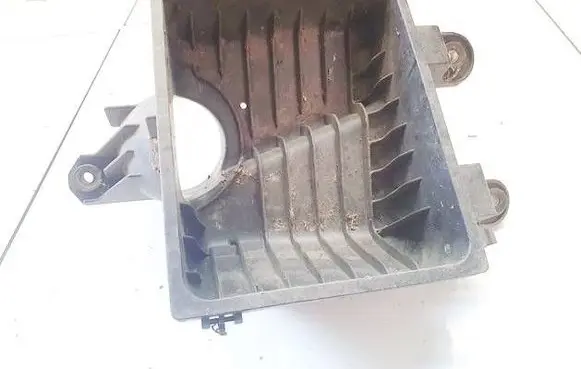 Mazda Xedos 9 Air filter box 