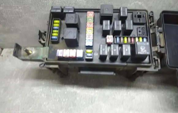 Chrysler 300 - 300C Fuse module P04692031AL