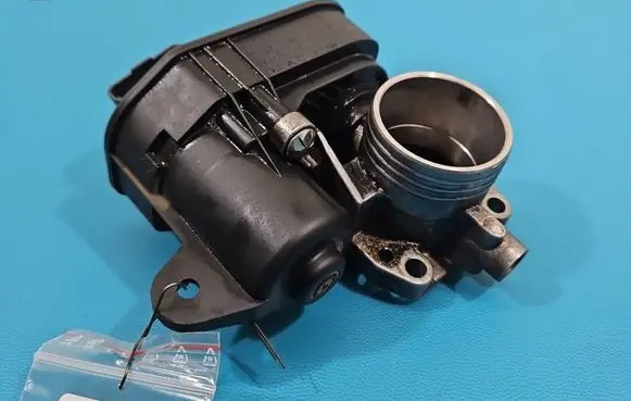 Peugeot 208 I Throttle body valve 9673622380 IMPRK1552089