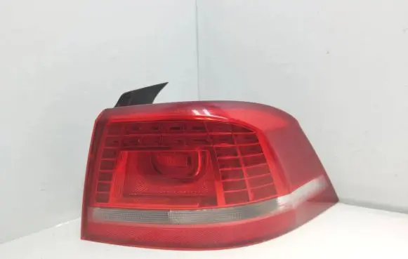 Volkswagen PASSAT B7 Rear/tail lights 179540R 3AE945208B 3AE945310