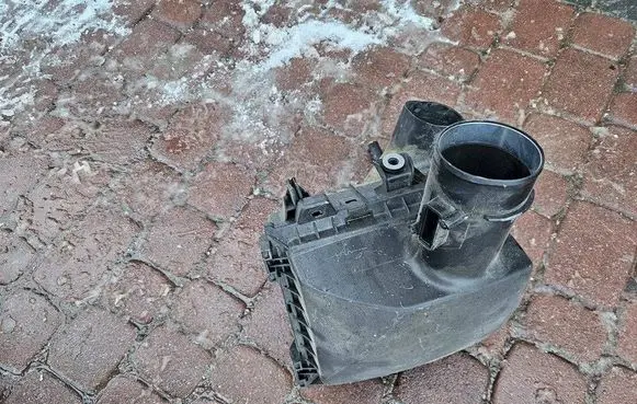 Fiat Talento Air filter box 8201333223 165009078R 93867738