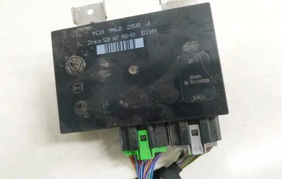 Volkswagen Golf IV Comfort/convenience module 1c0962258j 5za007955-50