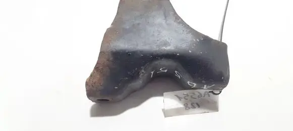 Mitsubishi Galant Engine mounting bracket