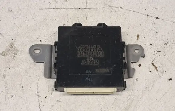Toyota Prius (XW20) CAS control unit/module 8999047023 2325000320
