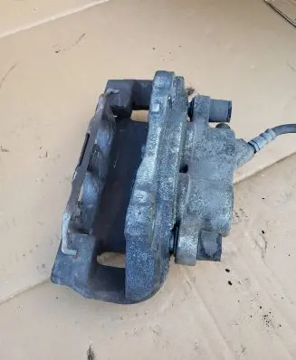 Volvo XC60 Front brake caliper V01V0
