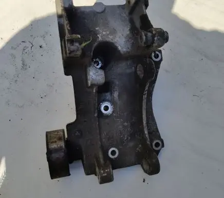 Citroen C8 Generator/alternator bracket 9643834880