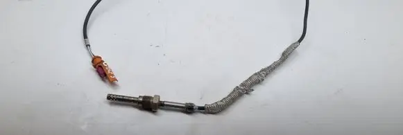 Volkswagen Golf V Exhaust gas temperature sensor 03G906088D