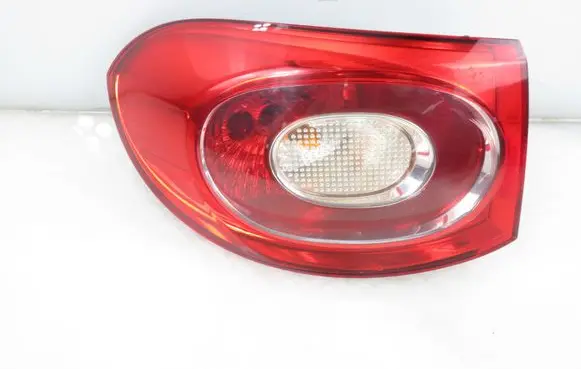 Volkswagen Tiguan Rear/tail lights 5N0945095H