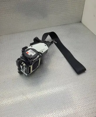 Mercedes-Benz E A207 Front seatbelt 620020200