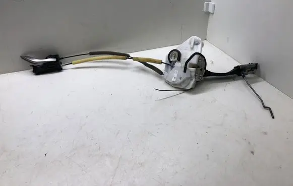 Mazda 3 III Front door lock 5L07C0069 BJE7