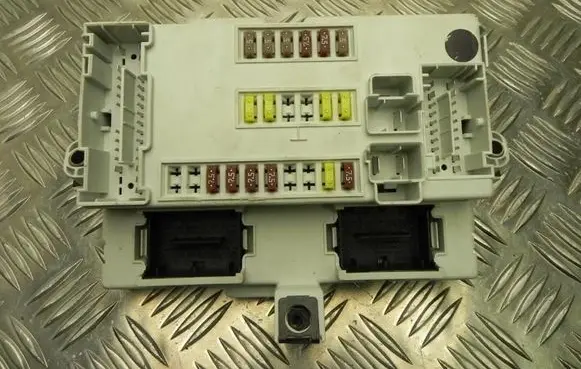 Fiat 500L Fuse box set 51965996