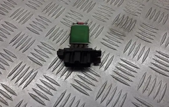 Opel Corsa D Heater blower fan relay 