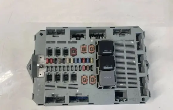Jaguar XF Fuse box set 8x2t14b476bd 8x2t-14b476-bd