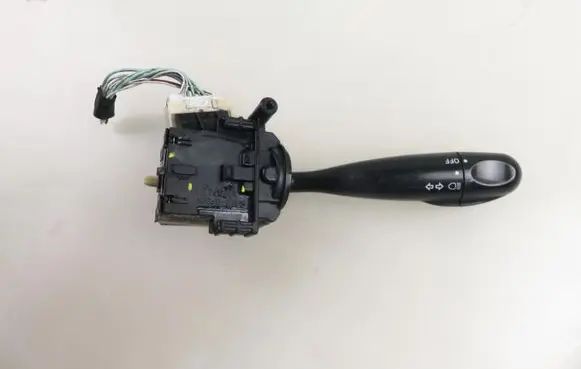 Toyota Yaris Wiper turn signal indicator stalk/switch 1736482