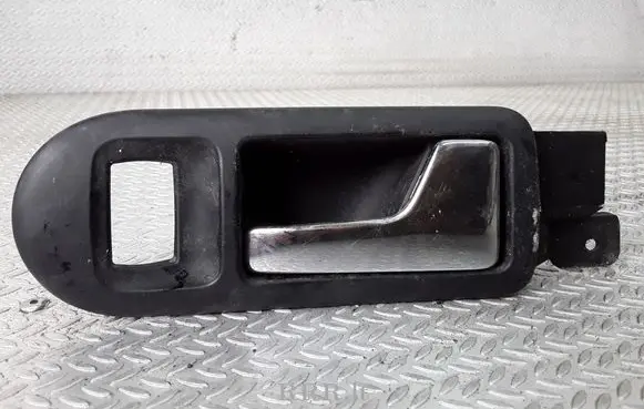 Volkswagen PASSAT B5 Front door interior handle 3B1837114