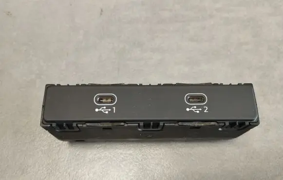 Audi A6 Allroad C8 USB socket connector 4N1035736