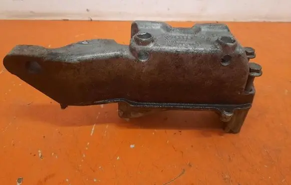 Volkswagen Golf IV Engine mount vacuum valve 036199275E