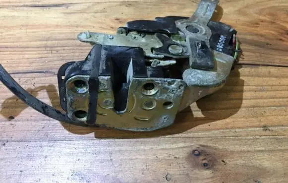 Mazda 626 Rear door lock