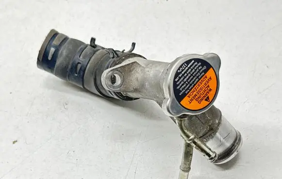 Nissan Juke I F15 Engine coolant pipe/hose 100723C075
