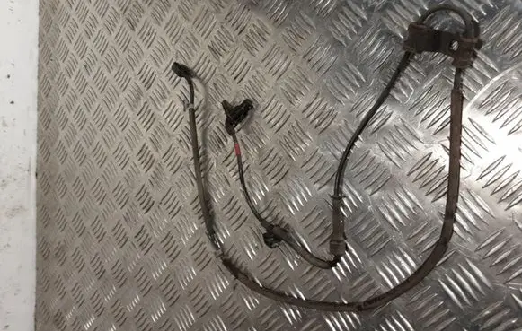 KIA Sorento ABS brake wheel speed sensor 956712W000