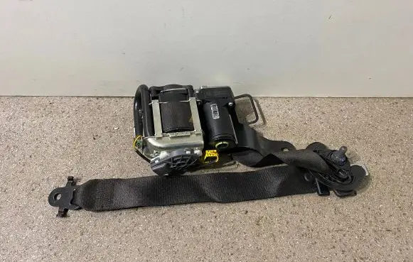 BMW X5 F15 Front seatbelt 7384674 628460700D 628641500