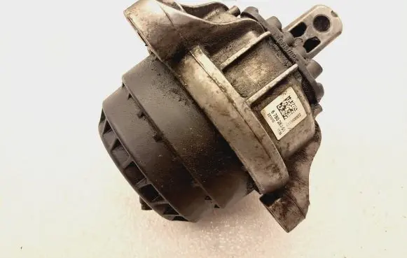 Engine mount bracket