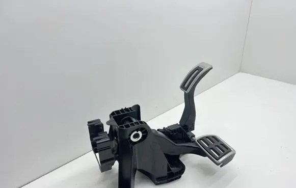 Volkswagen Golf VII Pedal assembly 5Q1723058BQ