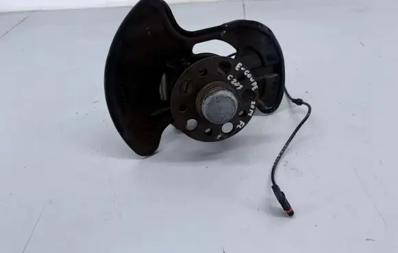 Mercedes-Benz E C207 W207 Front wheel hub spindle knuckle 20401