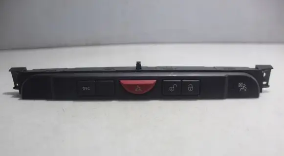 Land Rover Discovery 3 - LR3 Hazard light switch