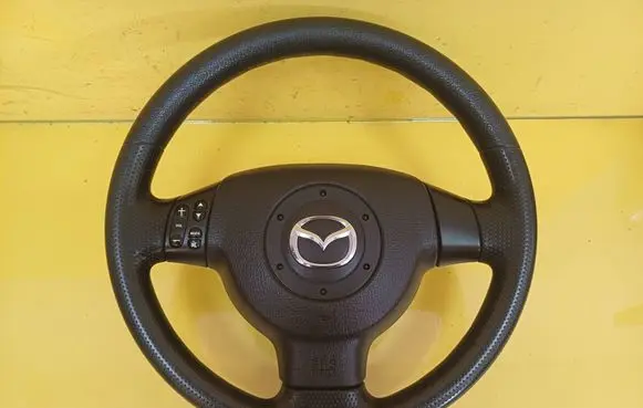 Mazda 2 Steering wheel