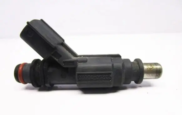 Toyota Corolla E120 E130 Fuel injector 232500D020