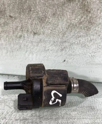Audi A6 S6 C5 4B Valve vacuum 058133450