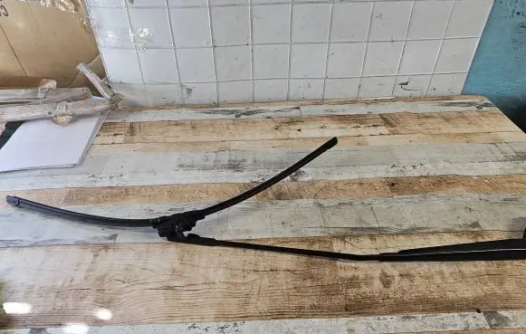Peugeot 407 Front wiper blade arm 74560