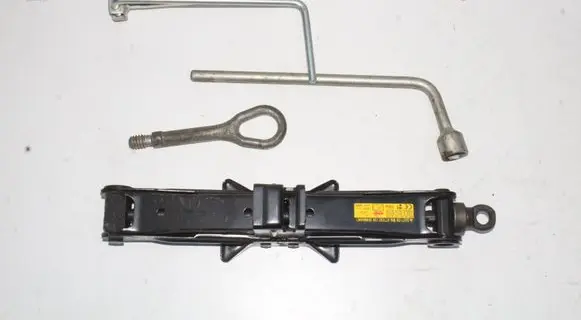 Lexus GS 250 350 300H 450H Lift Jack 