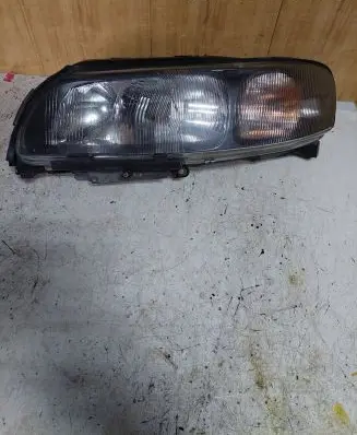 Volvo V70 Headlight/headlamp 8662919 89006878 1801029029
