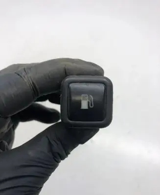 Volkswagen PASSAT B5 Fuel tank opening switch 3B0959833A